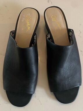 NWOB Seychelles Black Leather Wedge Mule Sandals Size 7.5